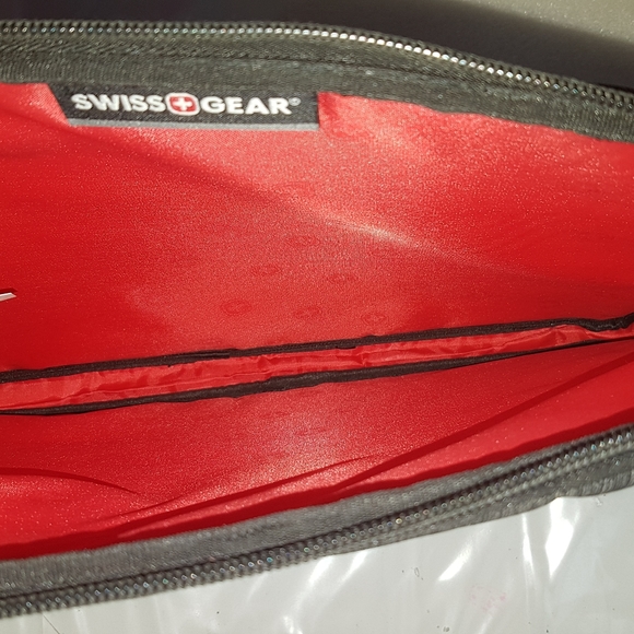 Brand new, never used Swiss Army Laptop Bag Case - Picture 2 of 4